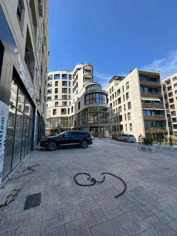 Tirane, shitet dyqan Kati 0, 625 m² 2.000.000 € (LIQENI I THATE)