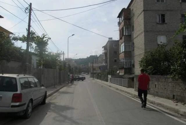 Tirane, Kamez, Shitet Apartament 75 m², 2+1, Kati 3, Cmimi Fillestar 4.200.000 Leke ("Llambi Bonata")
