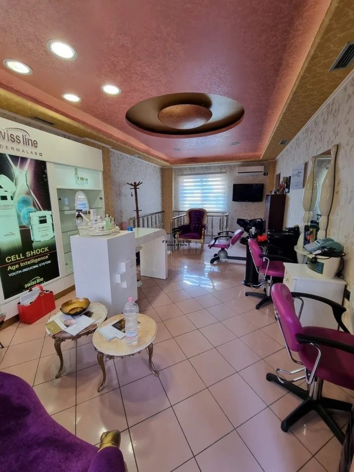 Tirane, jepet me qera dyqan , 140 m² 1.200 € (MINE PEZA)