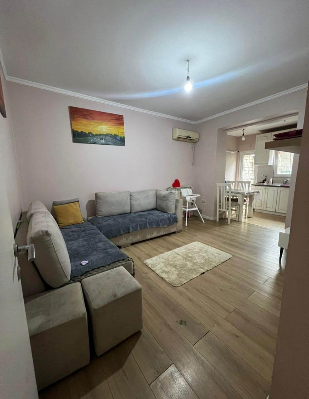 APARTAMENT ME QERA 2+1 STACIONI TRENIT 50.000 LEKE