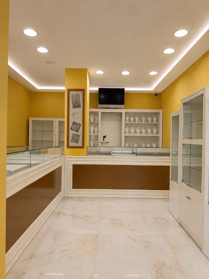Tirane, jepet me qera dyqan Kati 0, 44 m² 1.500 € (RRUGA E DURRESIT)