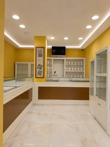 Tirane, jepet me qera dyqan Kati 0, 44 m² 1.500 € (RRUGA E DURRESIT)