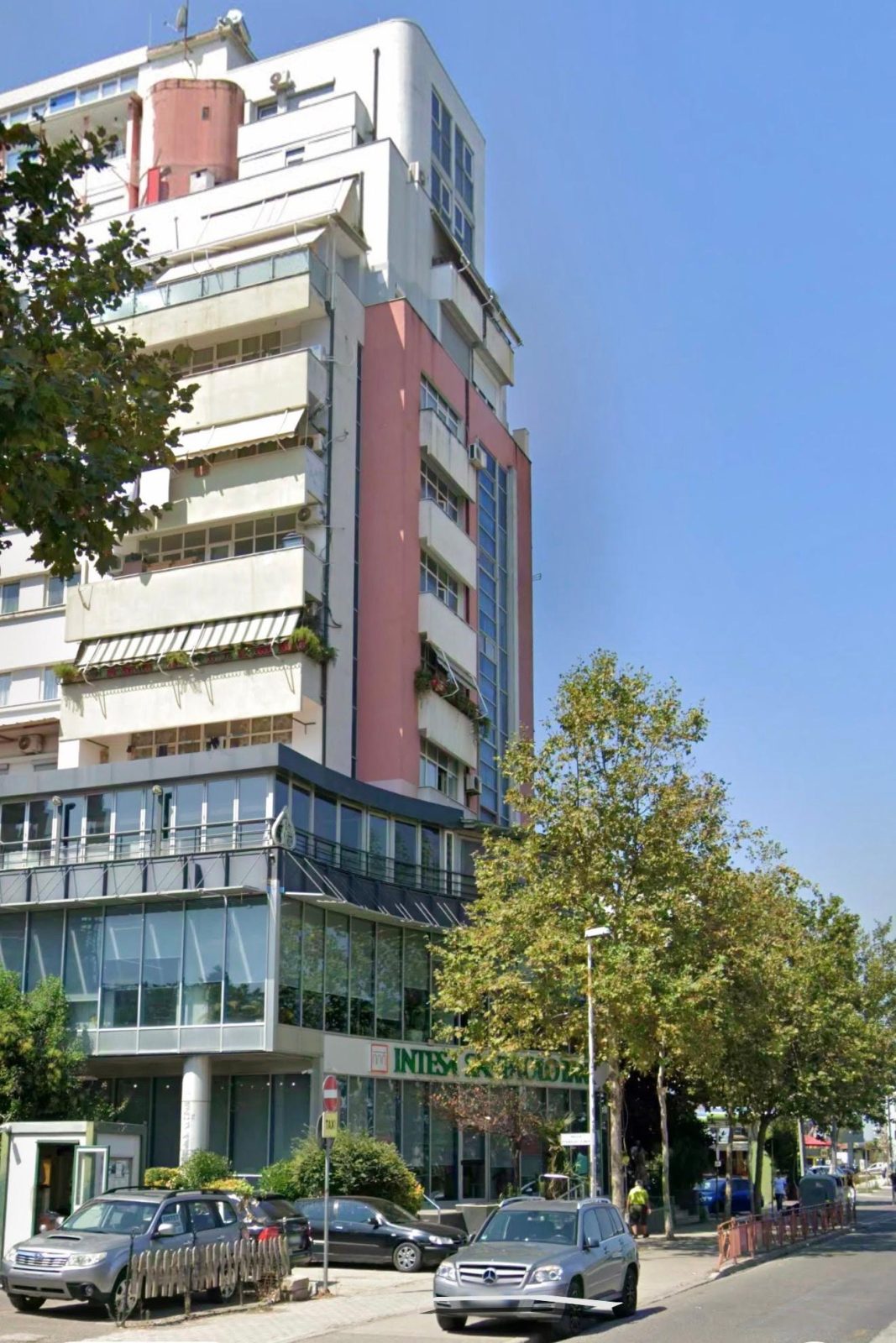 Shitet Apartament 2+1 rruga Dritan Hoxha okazion