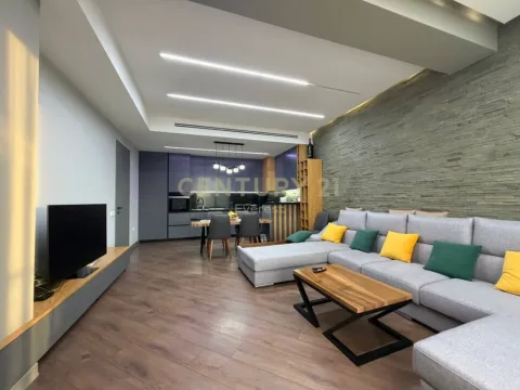 Tirane, shes 390.000 €