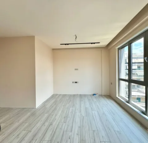 Tirane, jepet me qera zyre Kati 1, 250 m² 4.000 € (KOMUNA E PARISIT)