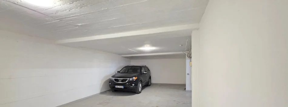 Tirane, shitet garazh | post parkimi Kati 1, 80 m² 140.000 € (Rruga e Bogdanëve)