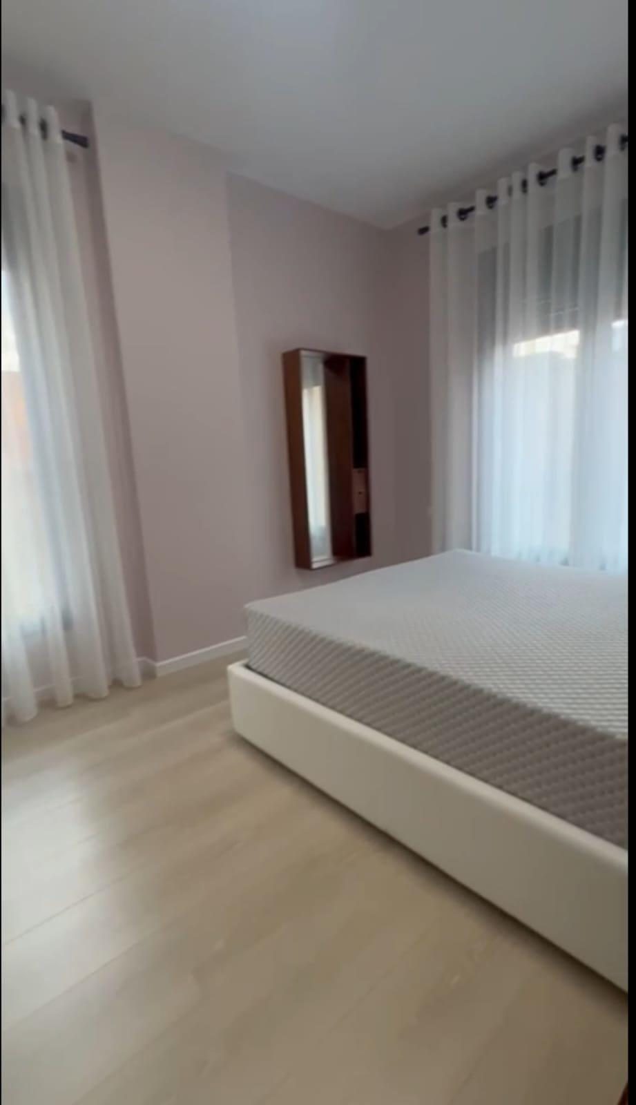 🏡 *Jepet me Qira Apartament 1+1 – Rruga e Kosovareve*