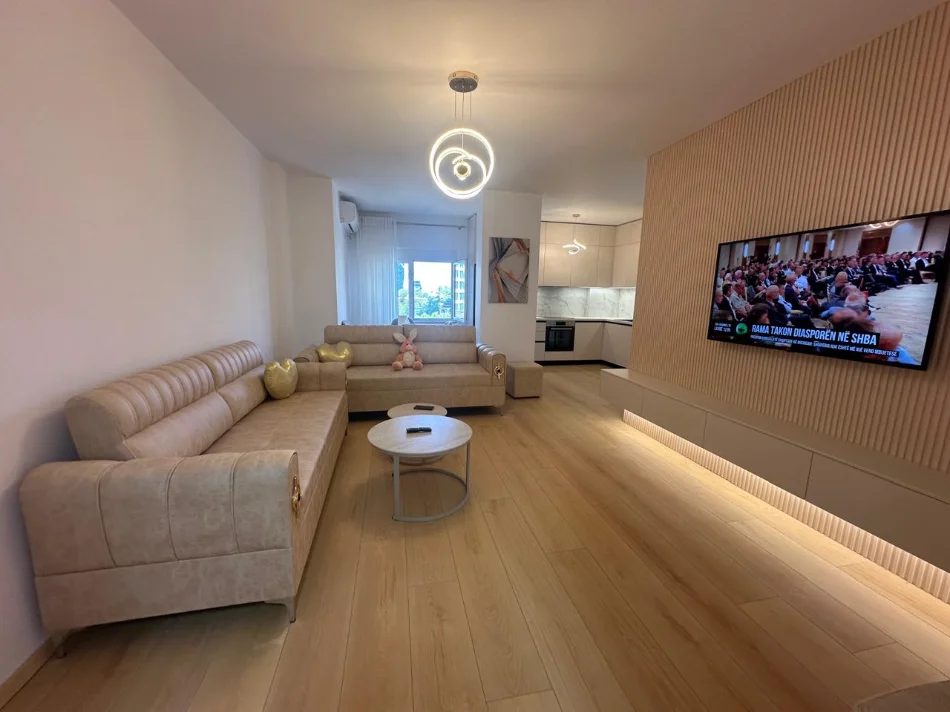 Tirane, jepet me qera apartament 2+1+Ballkon Kati 5, 120 m² 1.000 € (Rruga e Elbasanit)