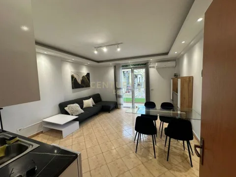 0684394200 SHESIM APARTAMENT 1+1 NE QENDER TE DURRESIT !