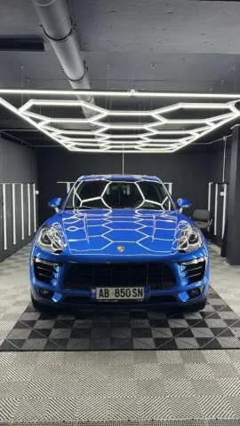 Tirane, shitet makine Porsche Macan Nafte, blu e errët automatik Kondicioner 90.000 km 24.990 €