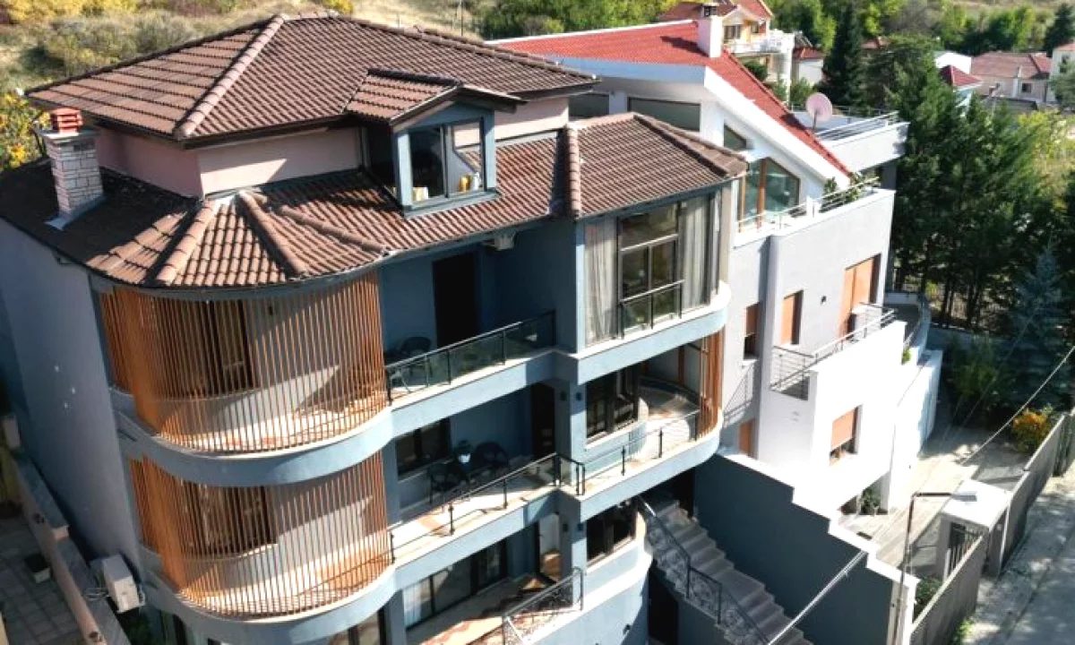 🏨 Hotel Modern Ne Shitje - Korce, Rr. e Vilave | me Pamje Panoramike mbi gjithe Korcen | 1,100,000 Euro🔥