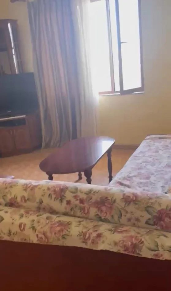 Tirane, jepet me qera apartament 2+1 Kati 3, 160 m² 450 € (Kodra e Priftit)