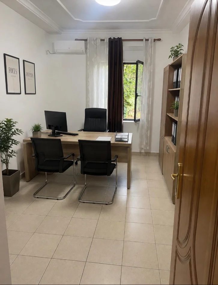 Tirane, jepet me qera zyre Kati 2, 85 m² 800 € (SHALLVARET)