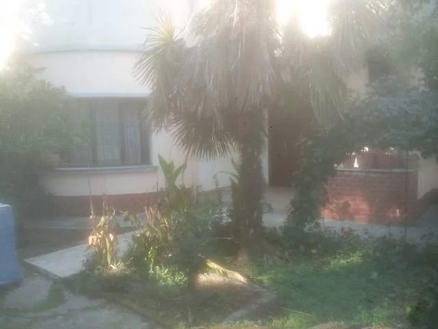Tirane, me qera shtepi private 2+1,120 m²+kat nentok 30 m2, +oborr, 40 000 leke , (Sheshi "Shqiponja", prane AMC, Laprak