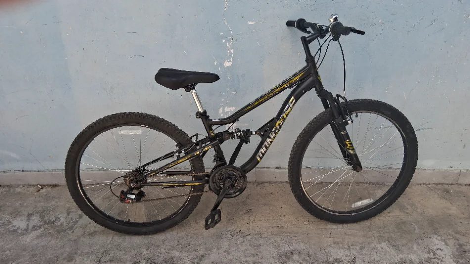 Tirane, ofroj biciklete 26 gri e erret 160 €