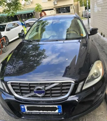 Tirane, shes SUV Volvo XC60 D5 - 2008 Nafte, e zeze Kondicioner 492.000 km 5000 €