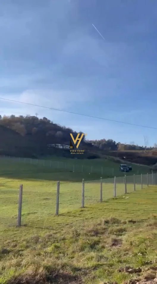 Tirane, jepet me qera toke , 2.600 m² (MEZEZ)