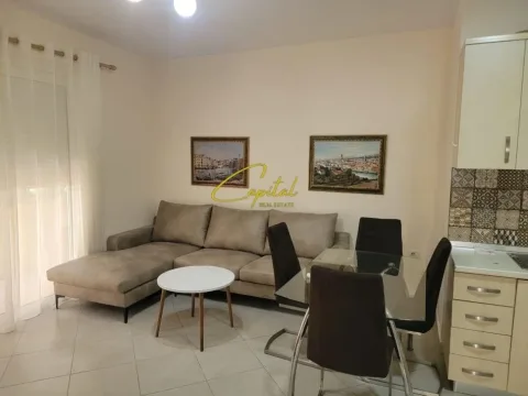 Tirane, jepet me qera apartament 2+1 Kati 3, 80 m² 550 € (KODRA E DIELLIT)