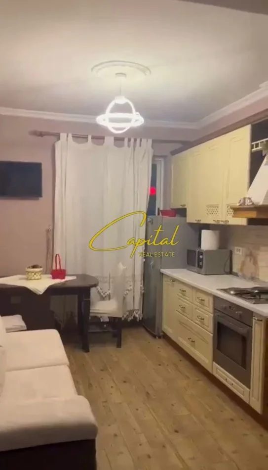 Tirane, jepet me qera apartament 2+1 Kati 3, 65 m² 600 € (ZOGU I ZI)