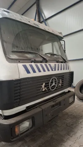 Librazhd, shes Karroatrec Mercedes-Benz , blu e hapur manuale 35.000 €