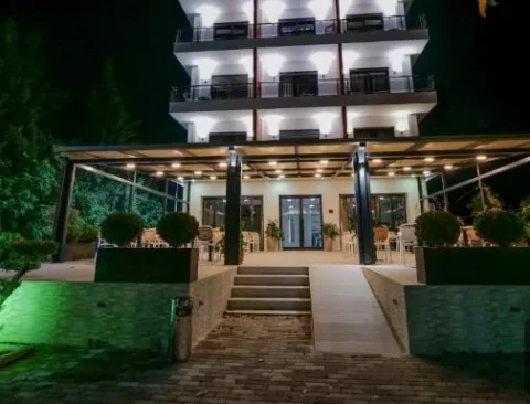 Vlore, shitet hotel Kati 5, 2.150 m² 4.200.000 € (Lungomare 3, Radhime-Orikum)