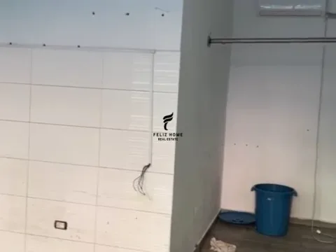 Tirane, jepet me qera dyqan Kati 0, 25 m² 600 € (RRUGA BARDHYL)