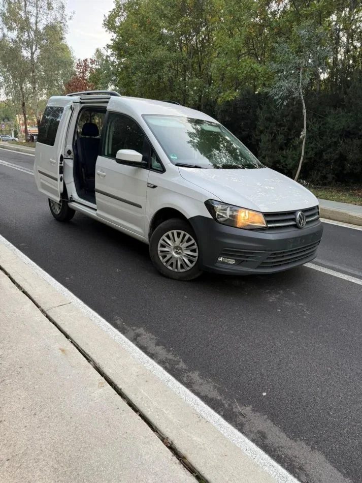 Tirane, shes VW Caddy Life Nafte, e bardhë manuale Kondicioner