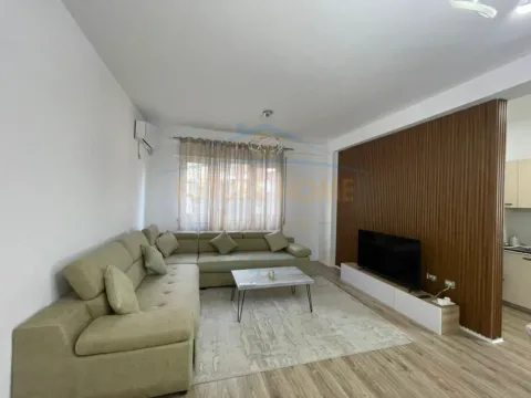 Tirane, jepet me qera apartament 1+1+Ballkon Kati 4, 73 m² 600 € (Liqeni I Thatë, Tiranë)