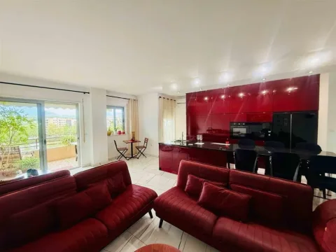 Tirane, jepet me qera apartament 2+1+Ballkon Kati 4, 130 m² 1.200 € (Hamdi Sina)