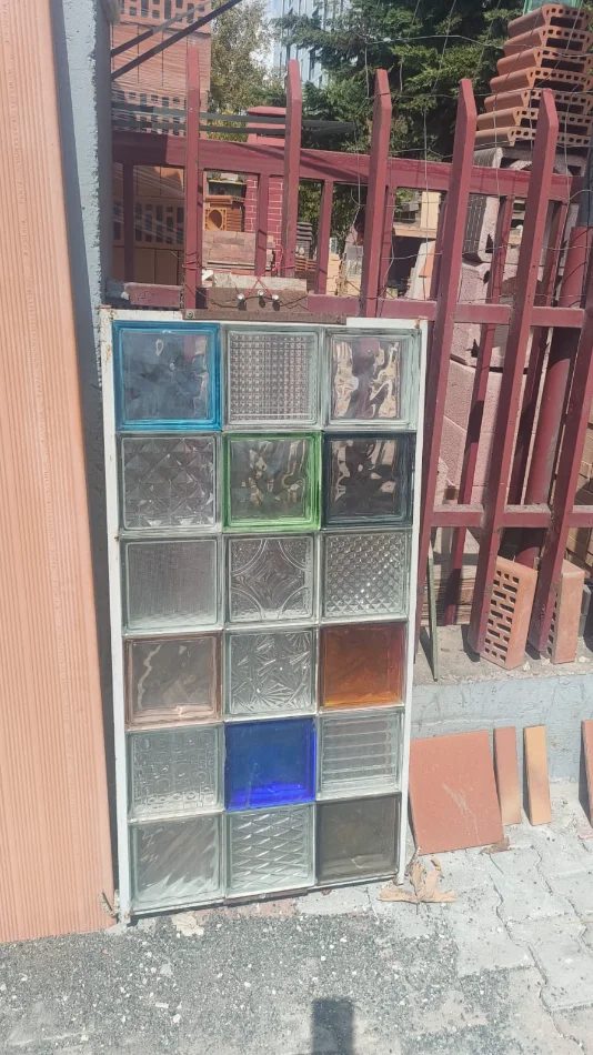 Tirane, shes Tulla xhami, mbulesa shkallësh, Tulla shamat të reja dhe të përdorura, oxhaqe, furra, pllaka balte antike v