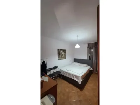 Tirane, shitet apartament 2+1 Kati 3, 153.000 € (Isht Tregu Elektrik)
