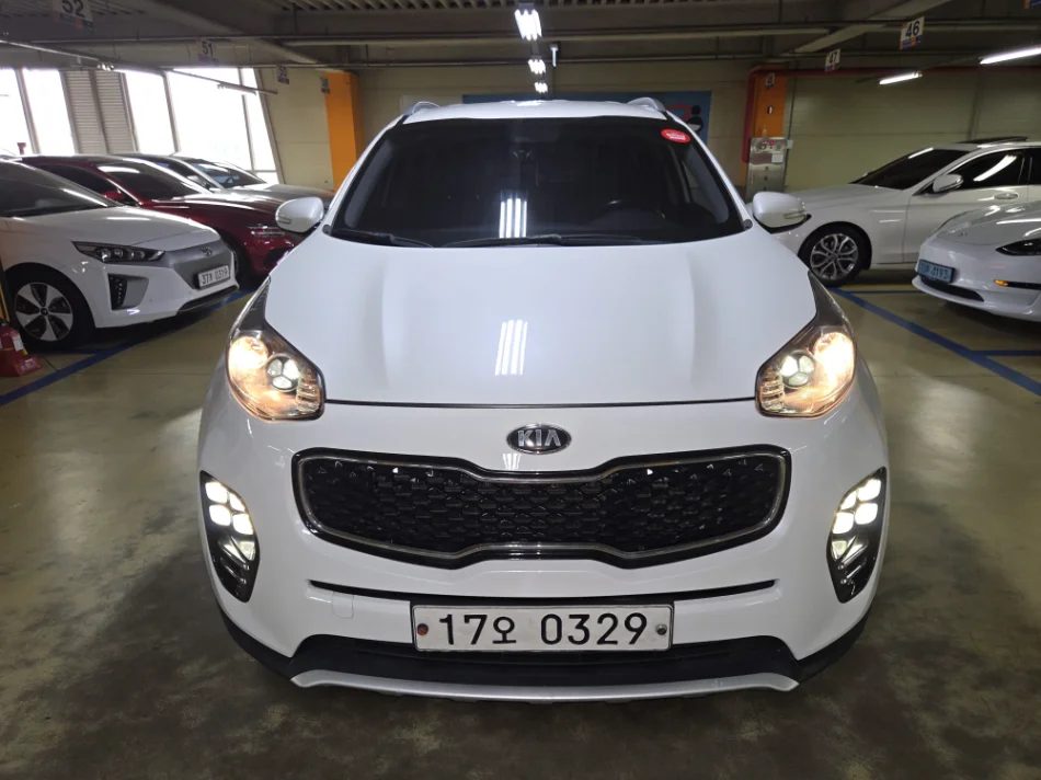 Tirane, shitet SUV 4-th gen Sportage Nafte, e bardhë automatik Klima 139.122 km 9.999 €