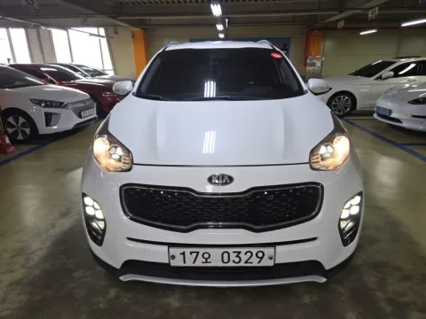 Tirane, shitet SUV 4-th gen Sportage Nafte, e bardhë automatik Klima 139.122 km 9.999 €