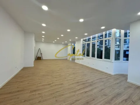 Tirane, jepet me qera dyqan Kati 1, 100 m² 1.300 € (RRUGA E KAVAJES)