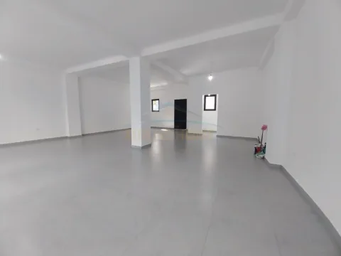 Tirane, shitet ambjent biznesi Kati 0, 108 m² 315.000 € (21 Dhjetori)
