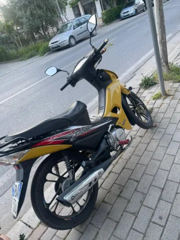 Tirane, Shitet Lifan 110-126cc Benzin, e verdhë manuale Klima 34.000 km 62.000 lek