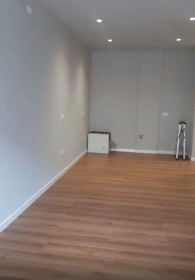 ALTANA RESIDENCE, jepet me qera zyre Kati 1, 51 m² 1.000 € (PARKU OLIMPIK)