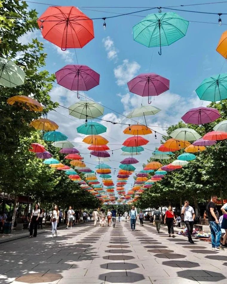 Tirane, oferte City-tour | Vizita qytetesh 𝗣𝗥𝗜𝗦𝗛𝗧𝗜𝗡𝗘 – 𝗣𝗘𝗝𝗘 - 𝗨𝗝𝗘𝗩𝗔𝗥𝗔 𝗘 𝗗𝗥𝗜𝗡𝗜𝗧