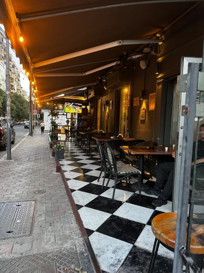 Tirane, Shiten paisje per Bar restorant (Rruga frederik shiroka)