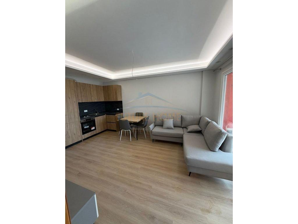 0695136472 Qera, Apartament 2+1, Astir