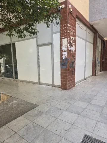 Tirane, shitet dyqan [ AktualishtBar Kafe ]Kati 0, 72 m² 140.000 € (Fresku, ne zonen e Rest. Freskut.)