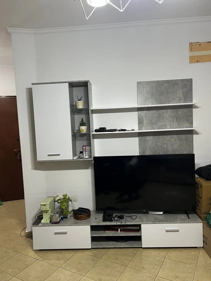 Tirane, shes Mobilje TV 150 €