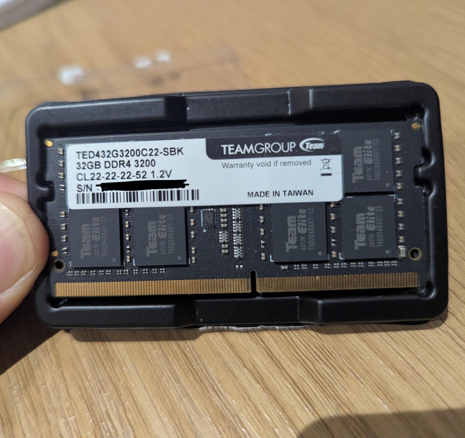 32 GB DDR4 SODIMM (per laptop)