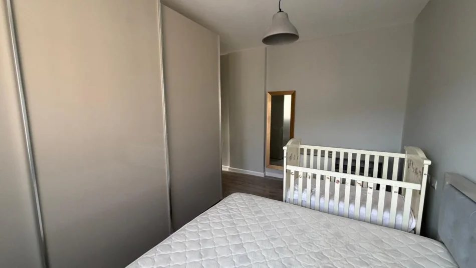 Tirane, jepet me qera apartament 2+1 Kati 4, 80 m² 650 € (Liqeni i Thatë)
