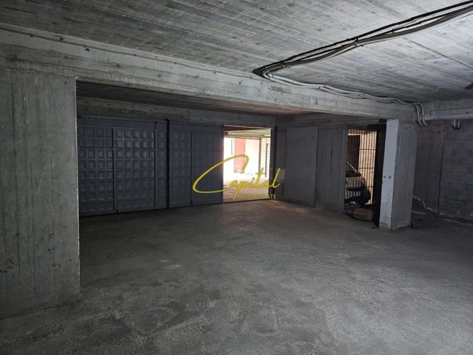 Tirane, jepet me qera magazine Kati -1, 110 m² 550 € (DON BOSKO)