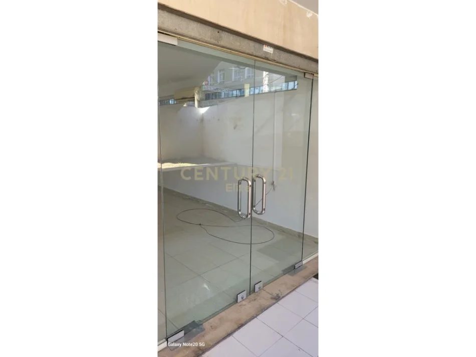 Tirane, shitet dyqan , 46 m² 98.000 € (Rruga Siri kodra)