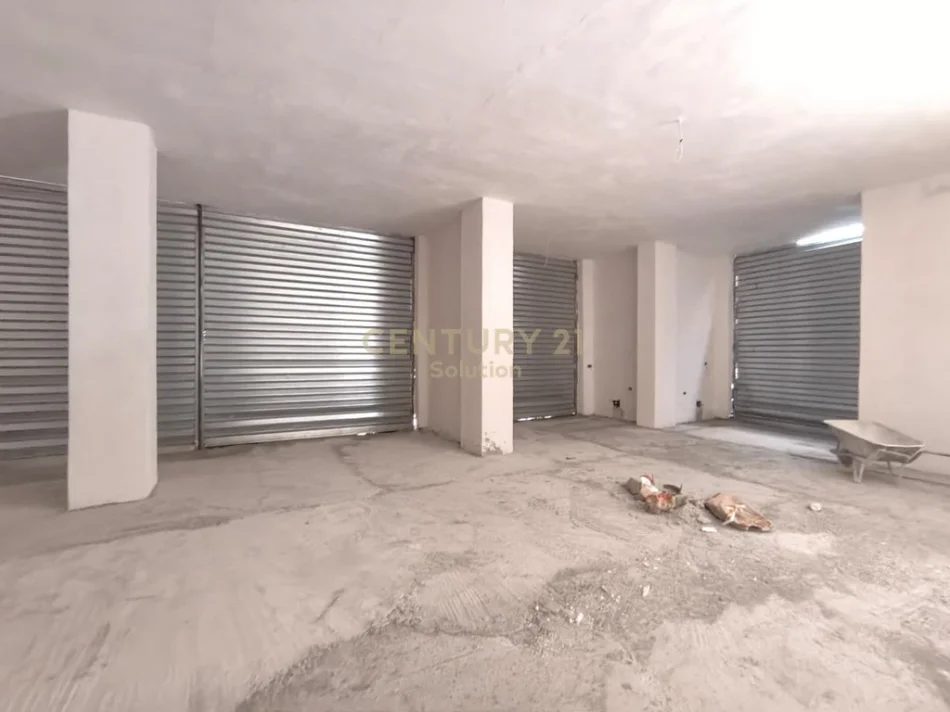 Tirane, jepet me qera ambjent biznesi Kati 0, 135 m² 500 € (Astir)