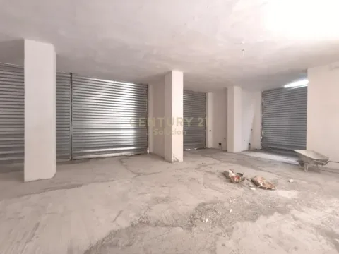 Tirane, jepet me qera ambjent biznesi Kati 0, 135 m² 500 € (Astir)