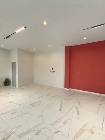 Tirane, jepet me qera dyqan Kati 0, 60 m² 900 € (DON BOSKO)