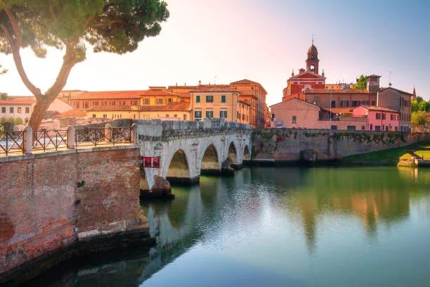 Tirane, oferte City-tour | Vizita qytetesh Bologna, Parma, Rimini